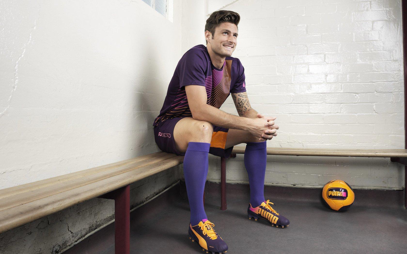 莱万妻子安娜独家专访，定居巴塞罗那，家庭生活与事业的全新篇章